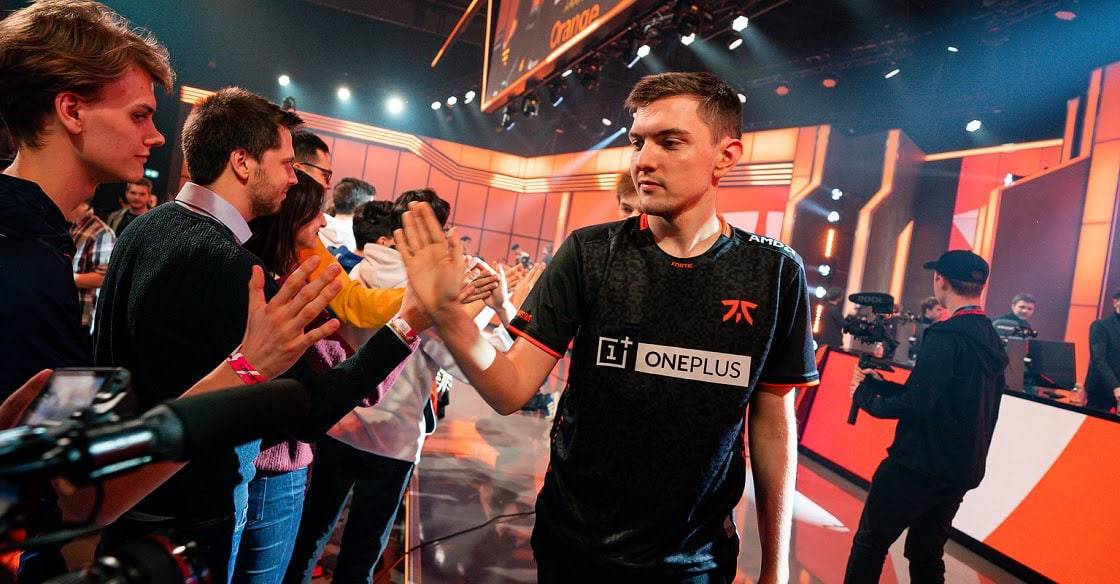 Fnatic LEC jungler Selfmade high fiving fans after a win