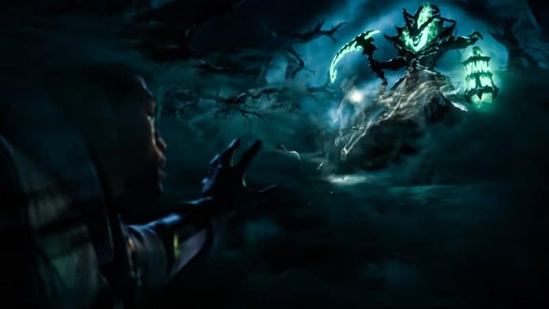 Artwork of LoL champions Thresh and Lucian, with Thresh standing menacingly and triumphantly with his hook and lantern, as Lucian reaches a hand towards him in pleading.