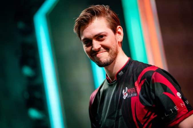 LCS Team 100 Thieves Assistan Coach Dan Dan