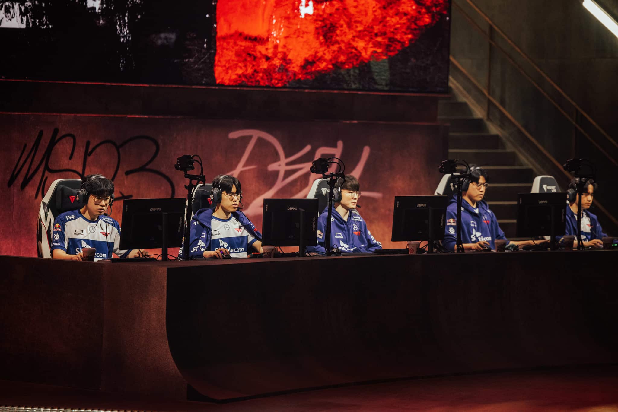 T1 vs JDG The squad of T1